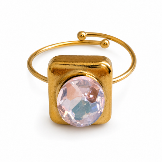 Minimal Gold Statement Ring